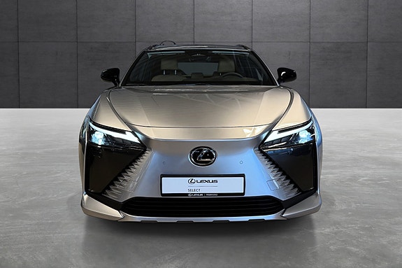 Lexus RZ450e 8 of 19