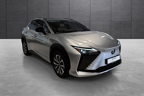 Lexus RZ450e 7 of 19