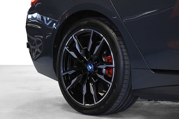 BMW i4 8 of 30