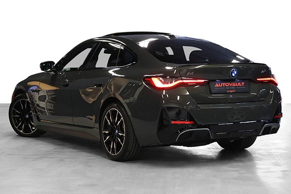 BMW i4 9 of 30