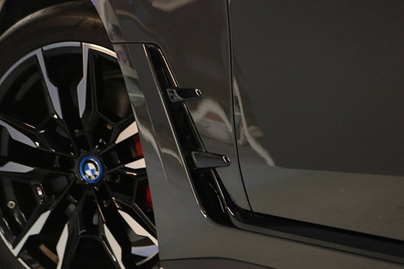 BMW i4 15 of 30