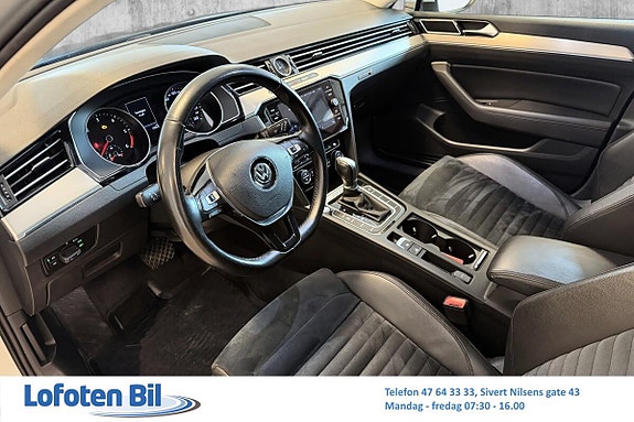 Volkswagen Passat 12 of 30
