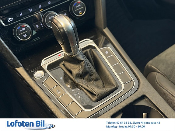 Volkswagen Passat 23 of 30