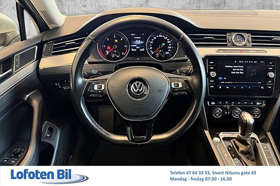 Volkswagen Passat 16 of 30