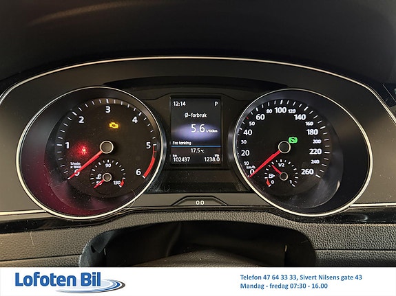 Volkswagen Passat 18 of 30