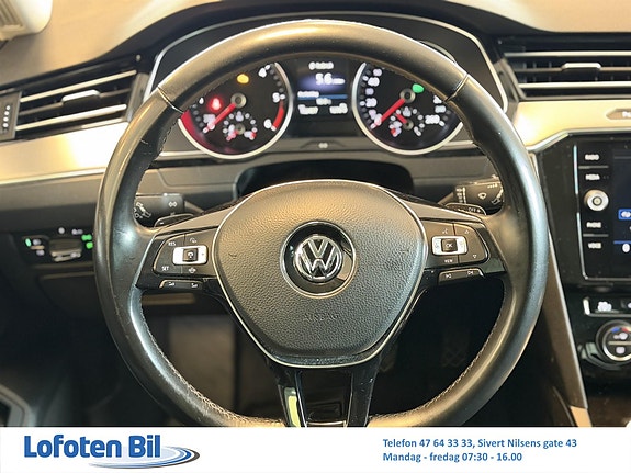 Volkswagen Passat 15 of 30