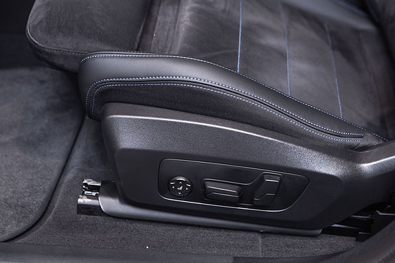 BMW iX2 25 of 30
