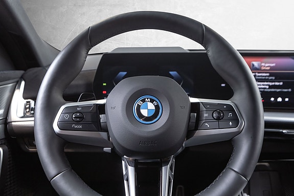 BMW iX2 10 of 30