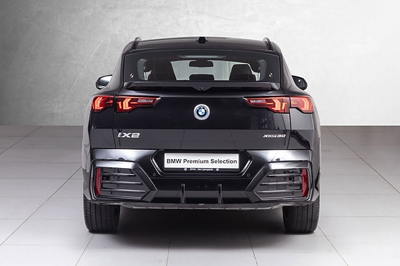BMW iX2 8 of 30
