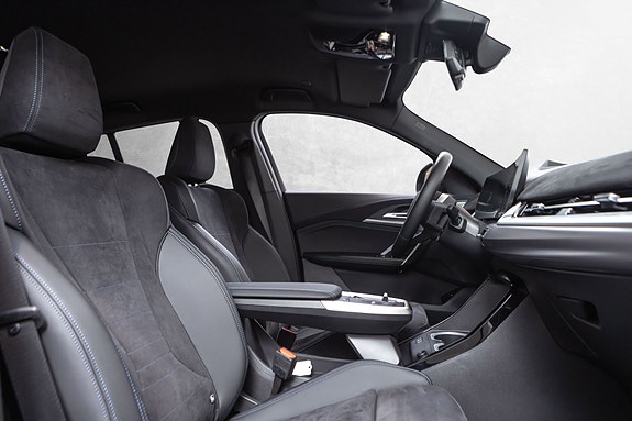 BMW iX2 30 of 30
