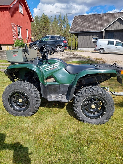 Yamaha Grizzly 550 2 of 6