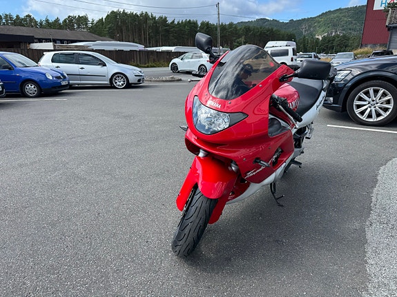 Yamaha YZF 600R 15 of 22