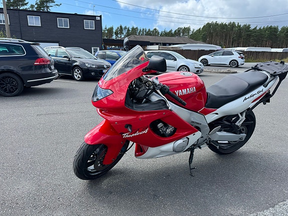 Yamaha YZF 600R 16 of 22