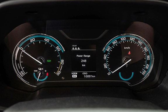 Maxus T90 EV 17 of 23