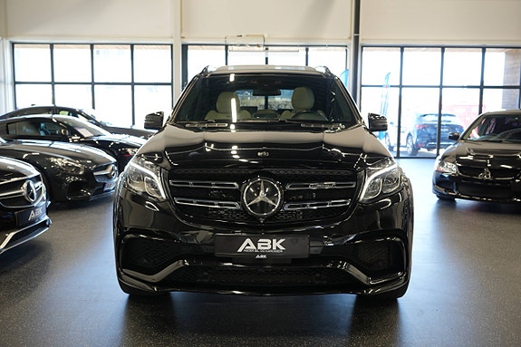 Mercedes-Benz GLS63 3 of 30