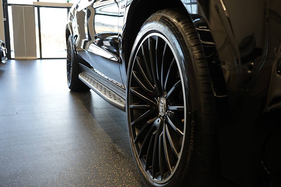 Mercedes-Benz GLS63 8 of 30