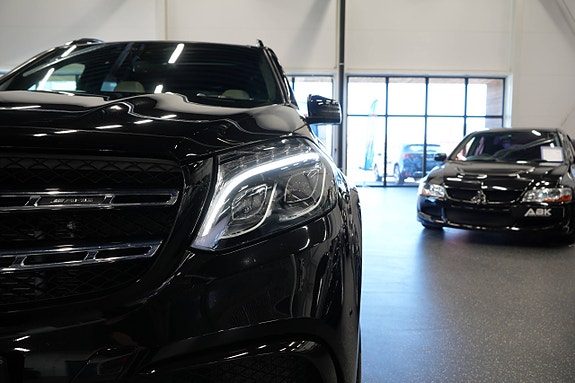 Mercedes-Benz GLS63 5 of 30