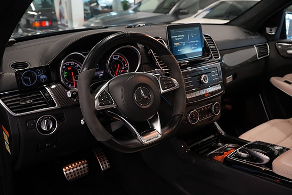 Mercedes-Benz GLS63 30 of 30