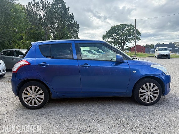 Suzuki Swift 3 of 30