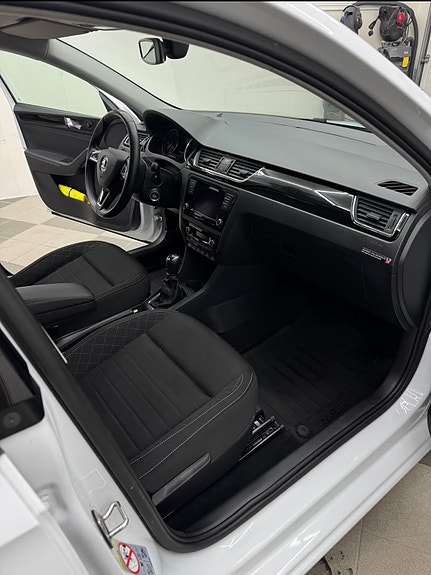 Skoda Rapid Spaceback 17 of 29