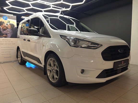 Ford Transit Connect 13 of 30
