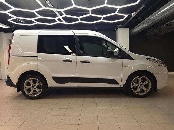 Ford Transit Connect 11 of 30