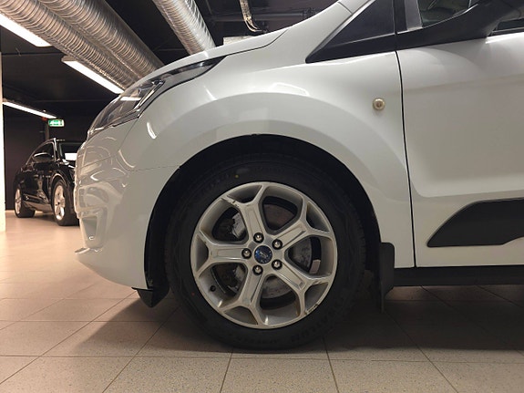 Ford Transit Connect 4 of 30
