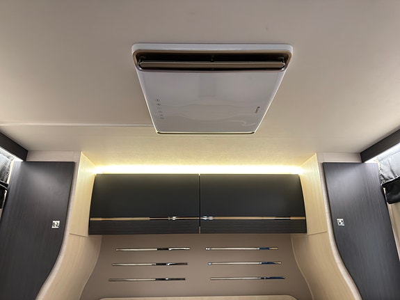 Challenger 3048 XLB Premium med hydr.støtteben og ac montert 15 of 30
