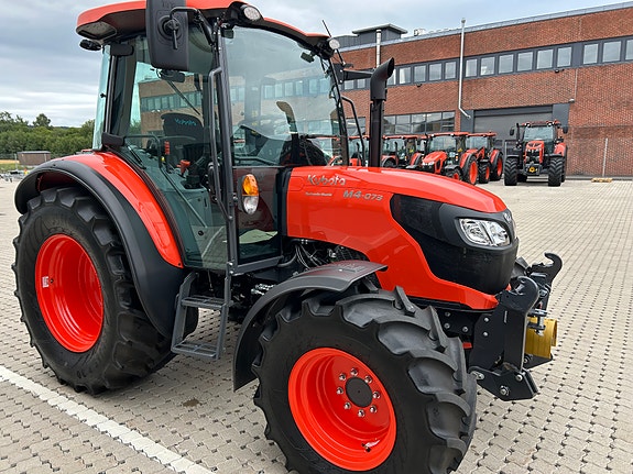 Kubota M4073 4 of 13
