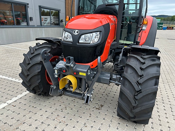 Kubota M4073 3 of 13