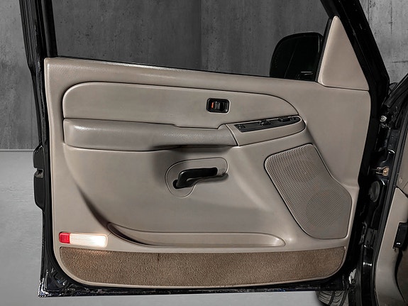 Chevrolet Silverado 1500 17 of 21