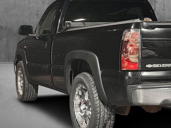 Chevrolet Silverado 1500 12 of 21