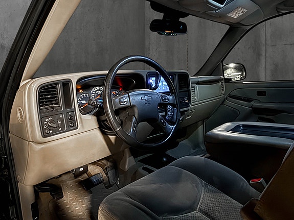 Chevrolet Silverado 1500 15 of 21