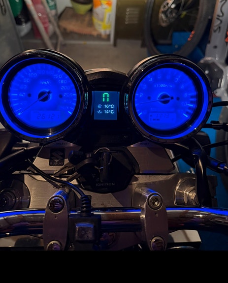 Suzuki GSX 1400 8 of 11