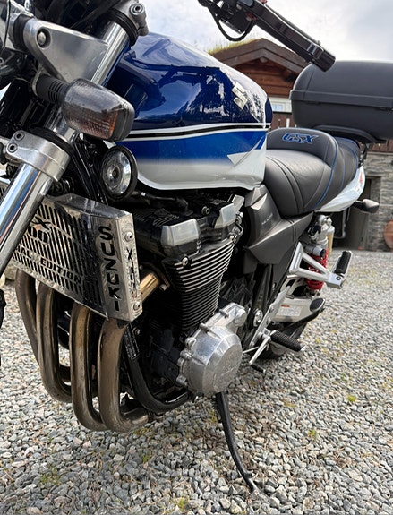 Suzuki GSX 1400 5 of 11