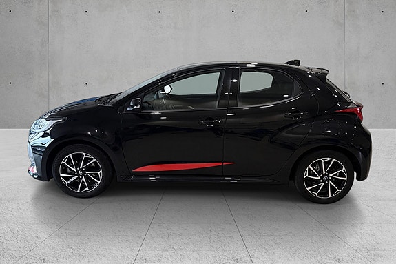 Toyota Yaris 3 of 20