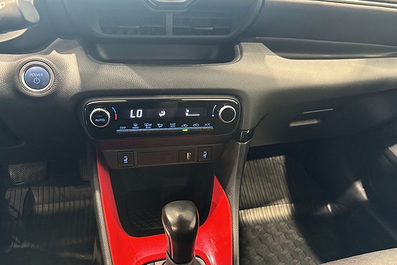 Toyota Yaris 15 of 20