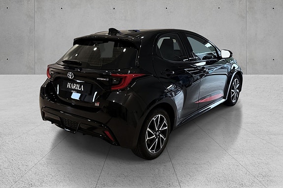 Toyota Yaris 6 of 20