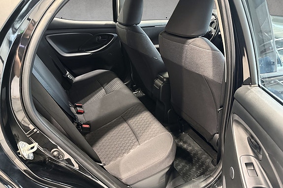 Toyota Yaris 18 of 20