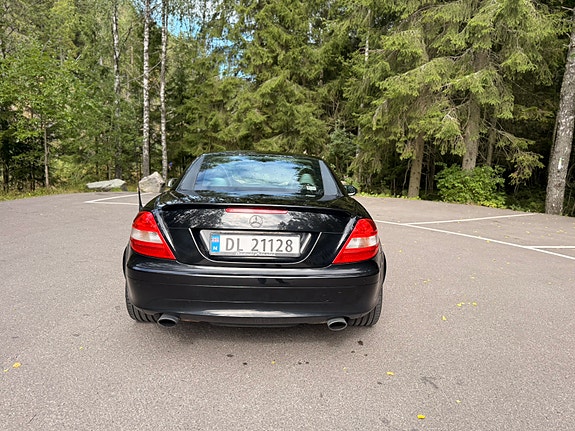 Mercedes-Benz SLK200 7 of 17