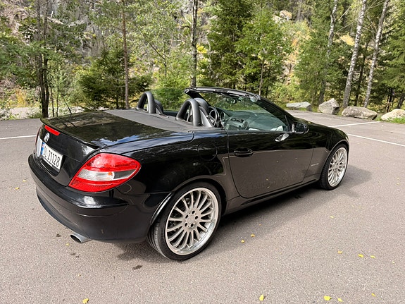 Mercedes-Benz SLK200 13 of 17