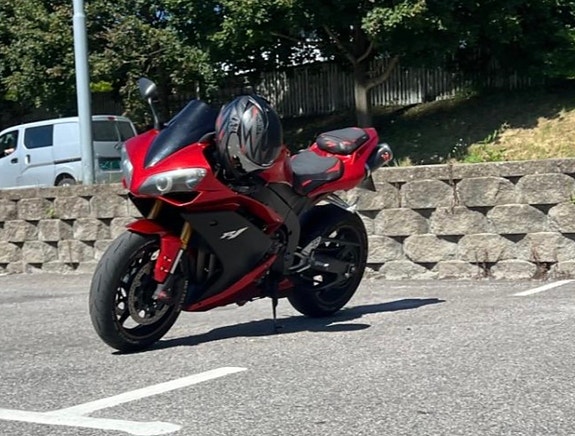 Yamaha YZF-R1 9 of 16