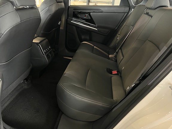 Subaru Solterra 16 of 17