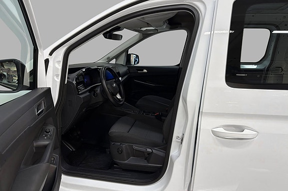 Ford Transit Connect 13 of 22