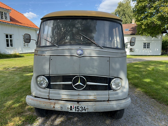 Mercedes-Benz 407 2 of 30