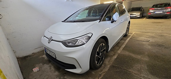 Volkswagen ID.3 2 of 13
