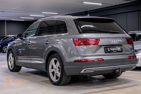 Audi Q7 9 of 30