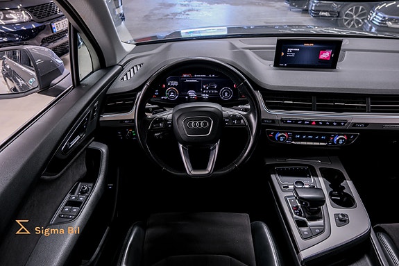 Audi Q7 27 of 30
