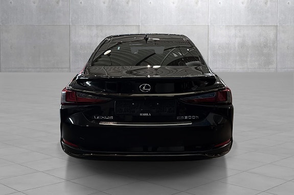 Lexus ES300h 4 of 19