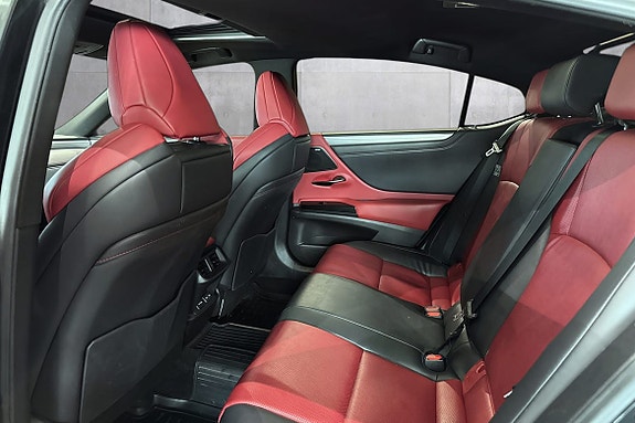Lexus ES300h 10 of 19